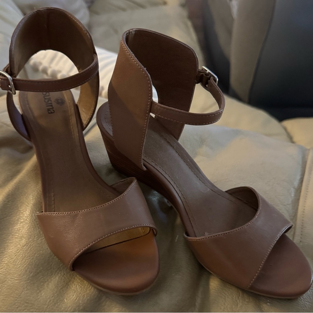 Susina Tan Wedge Sandals